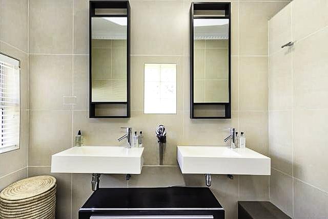3 Bedroom Property for Sale in Green Point Western Cape